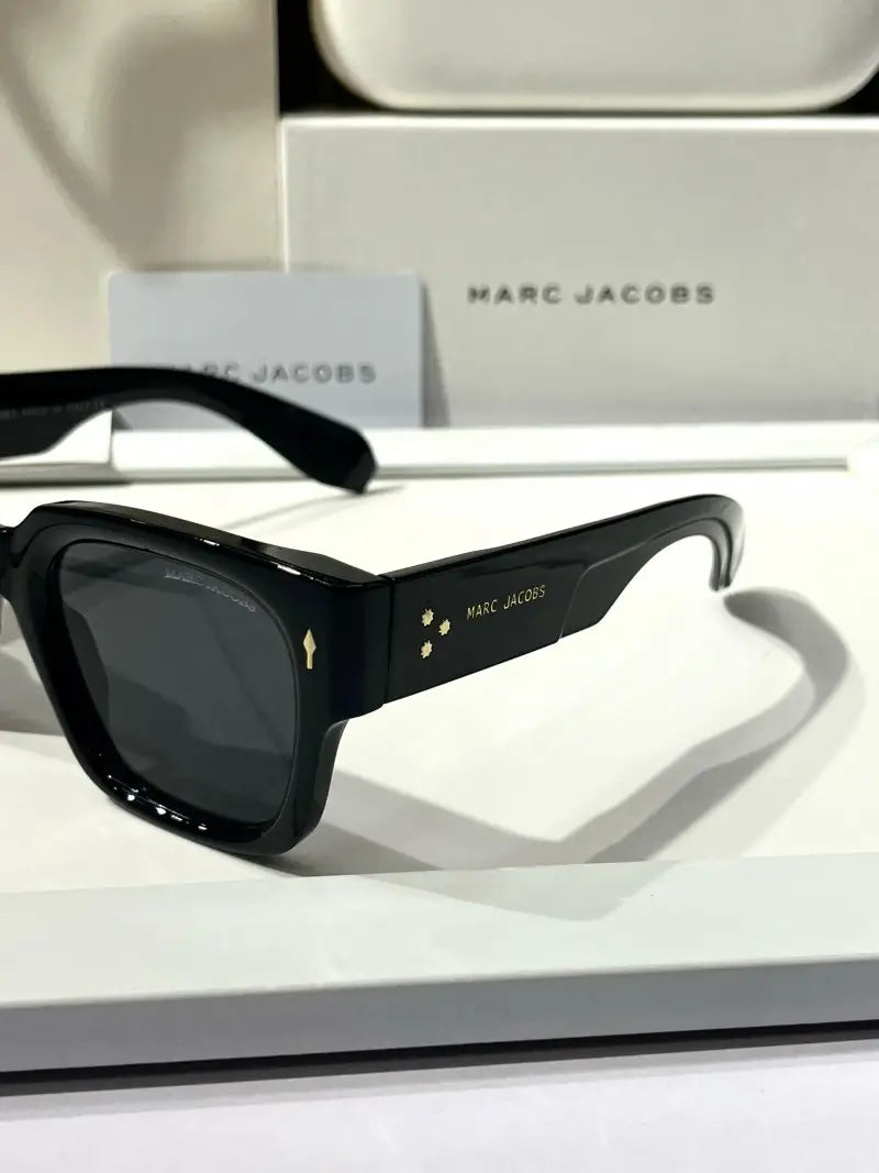 _Marc_jacobs_M1126_black
