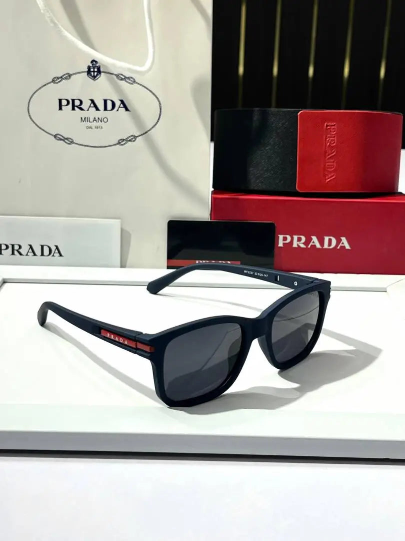 _Prada_2237_matt_blue