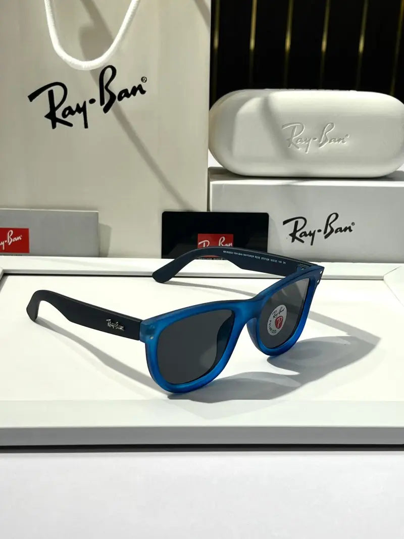 _Rayban_05023_reverse_wayfarer