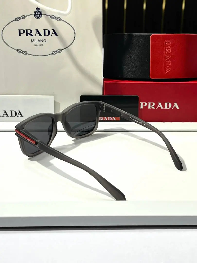 _Prada_2237_grey
