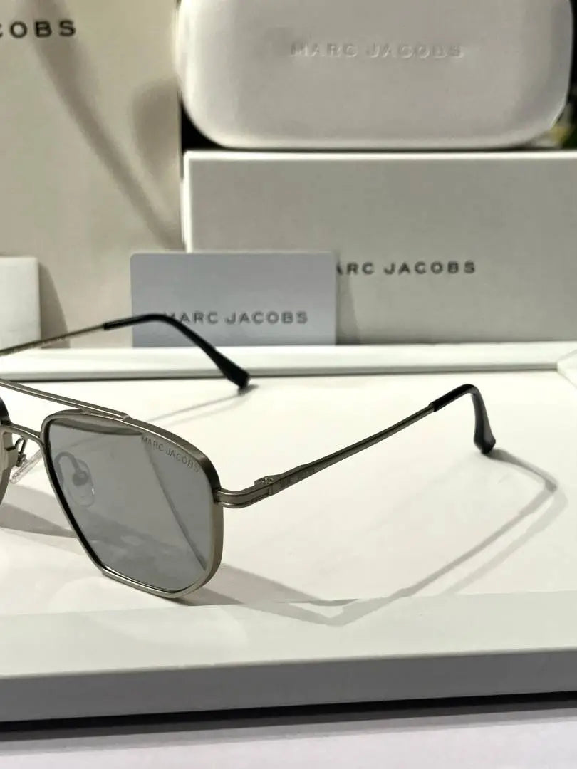 _Marc_jacobs_509_silver_grey