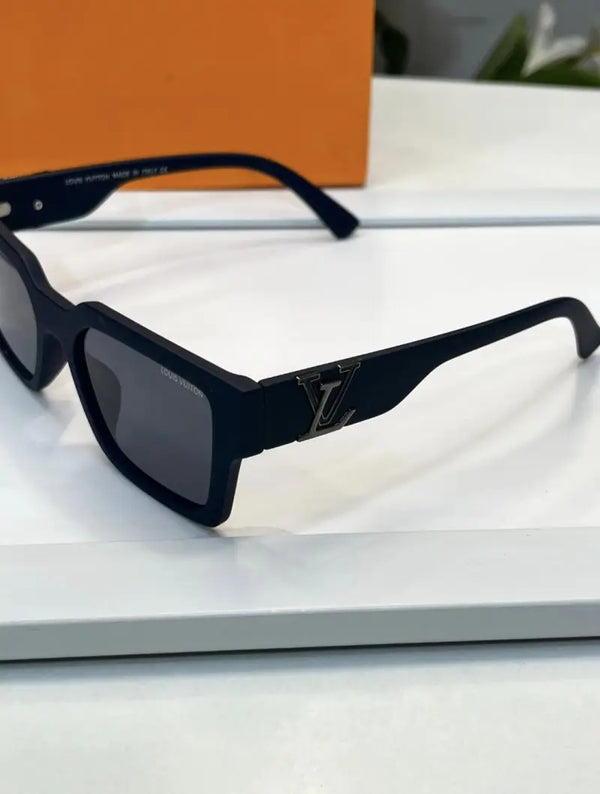 _Louis_vuitton_88082_matt_blue