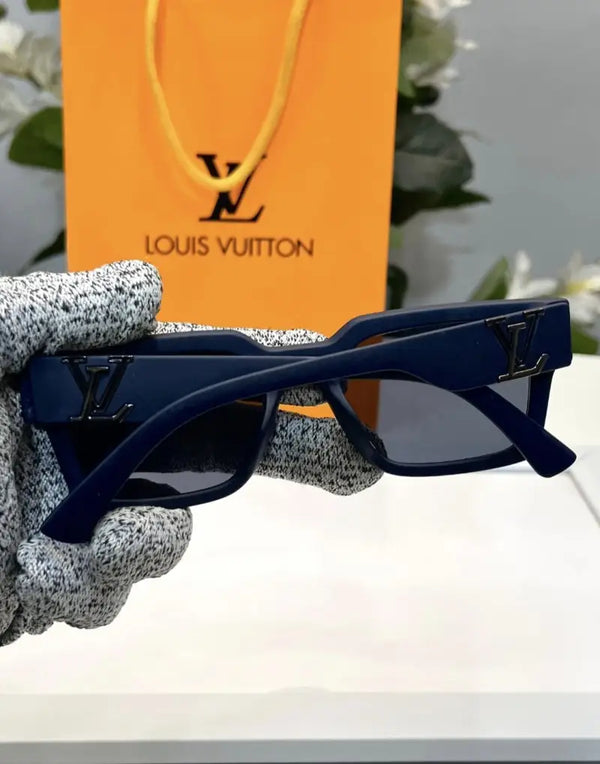 _Louis_vuitton_88082_matt_blue