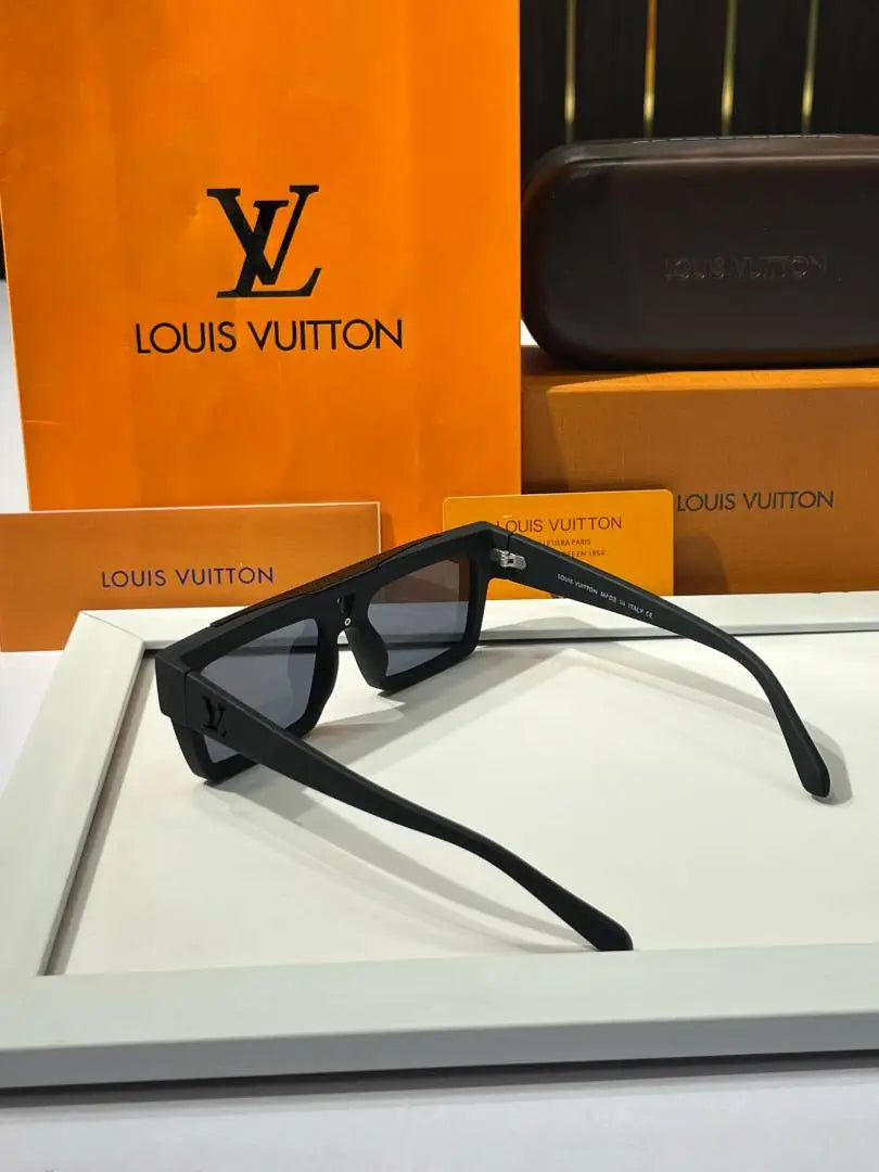 _Louis_vuitton_1005_black