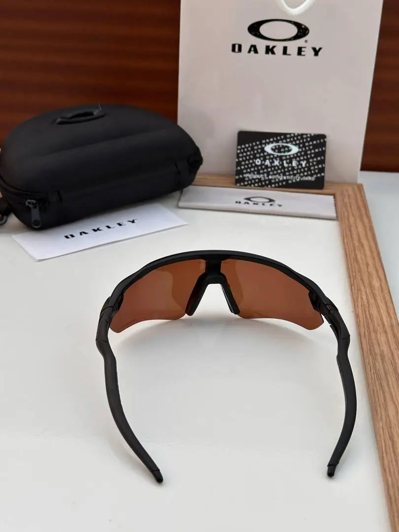 _Oakley_9208_