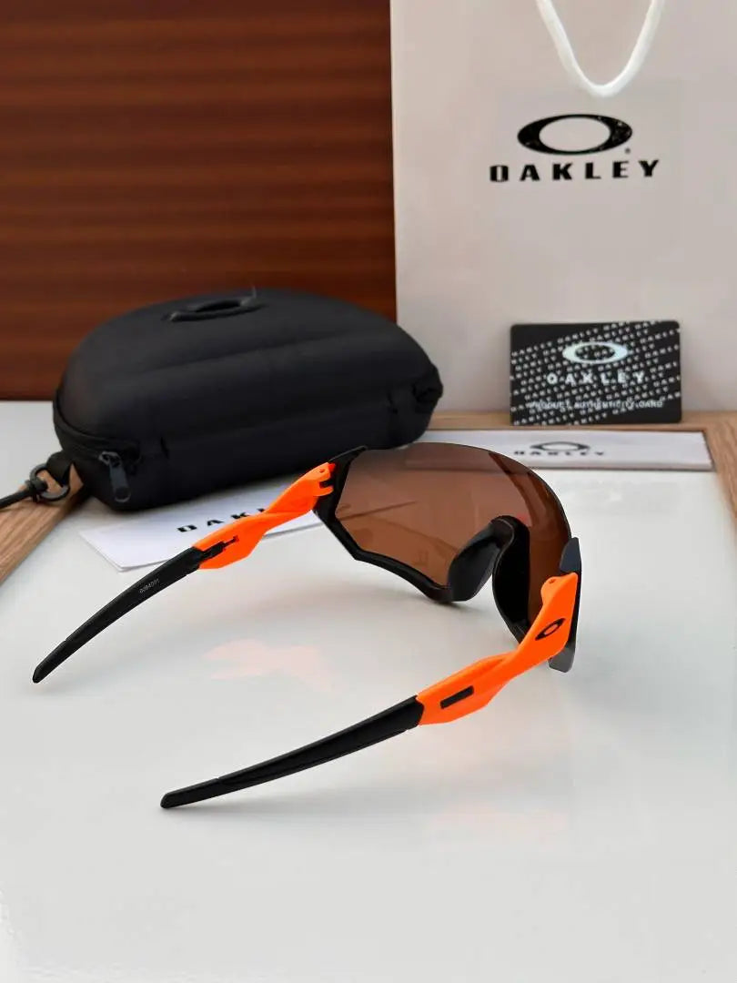 _Oakley_94001_
