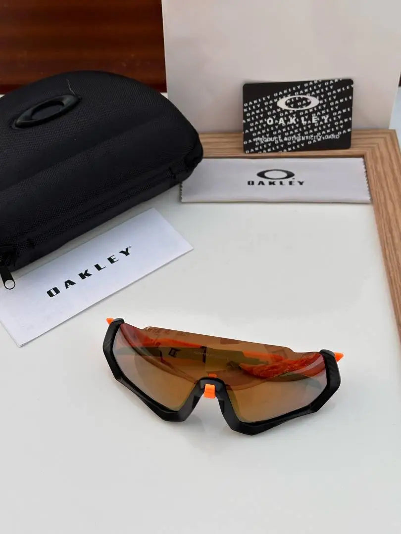 _Oakley_94001_