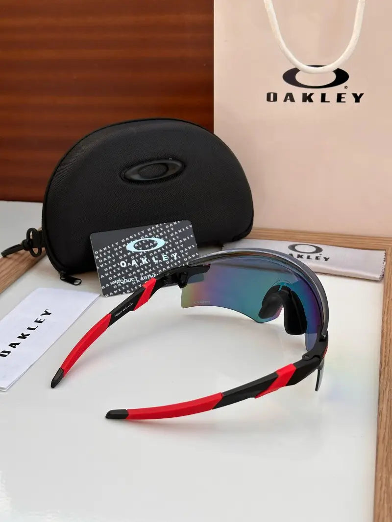 _Oakley_9471_black_red