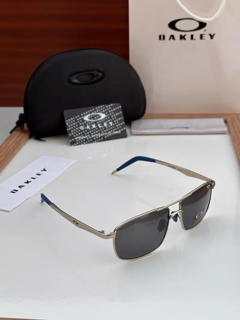 _Oakley_8901_black_silver