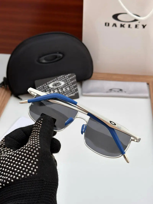 _Oakley_8901_black_silver