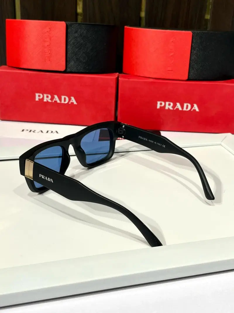 _Prada_19_black_blue
