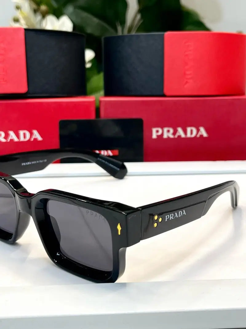 _Prada_M111_black