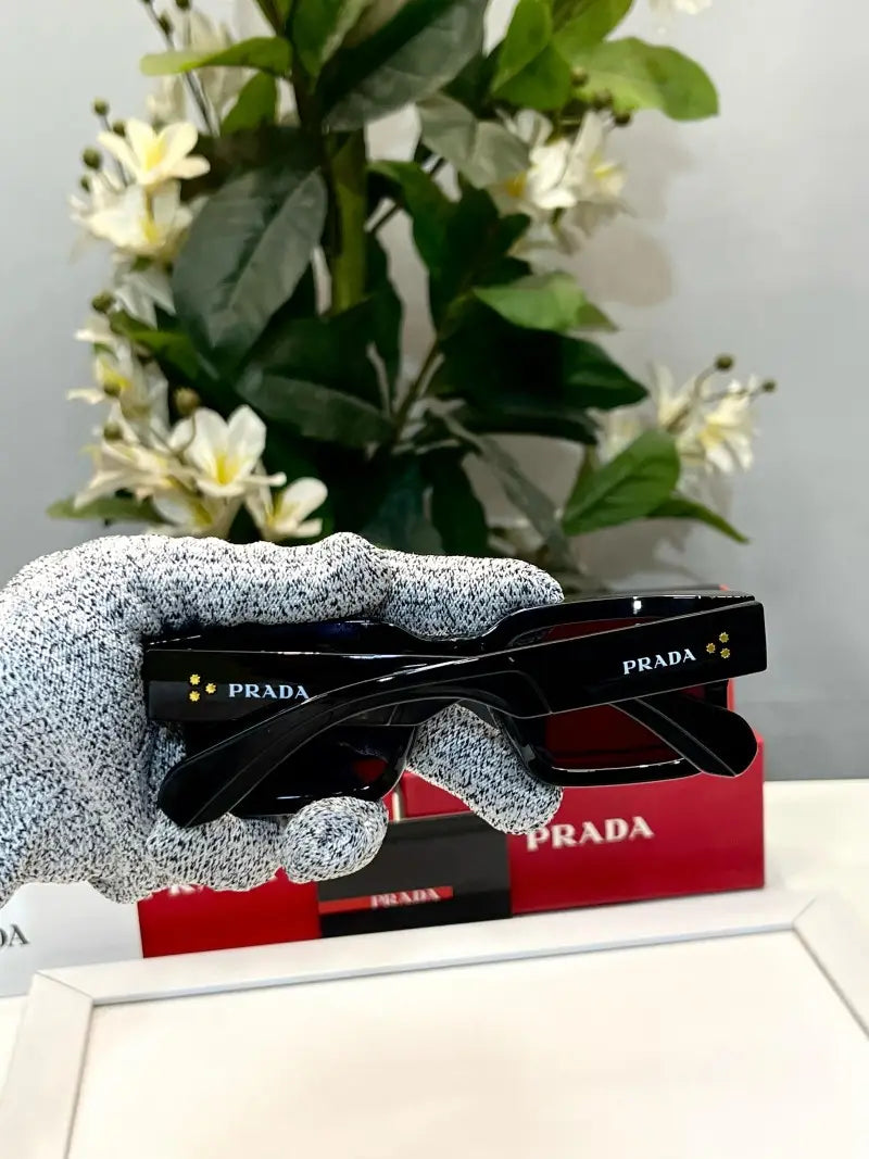 _Prada_M111_black