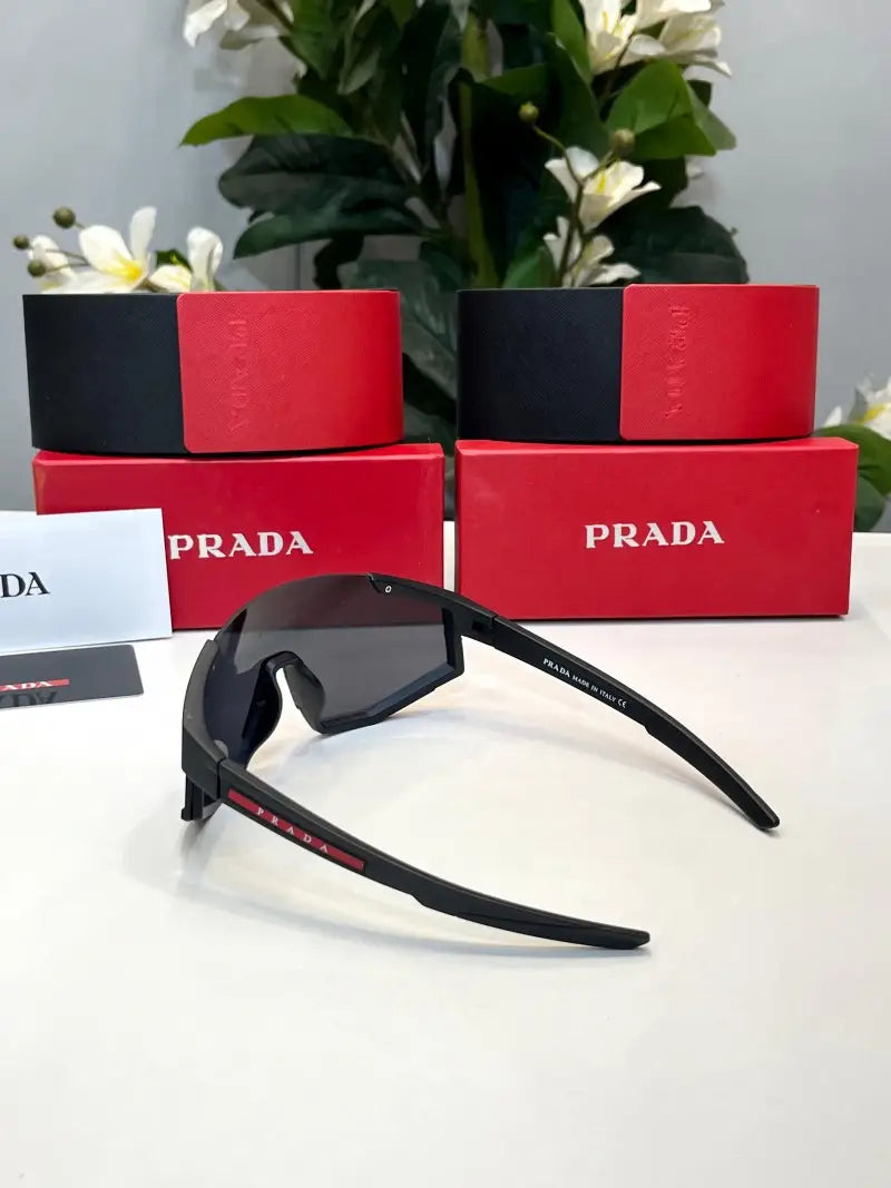 _Prada_23053_full_black