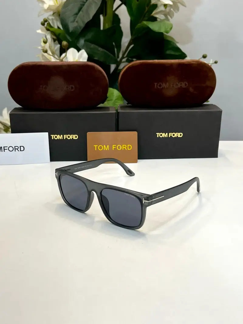 _Tom_ford_0231_grey