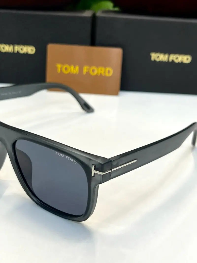 _Tom_ford_0231_grey