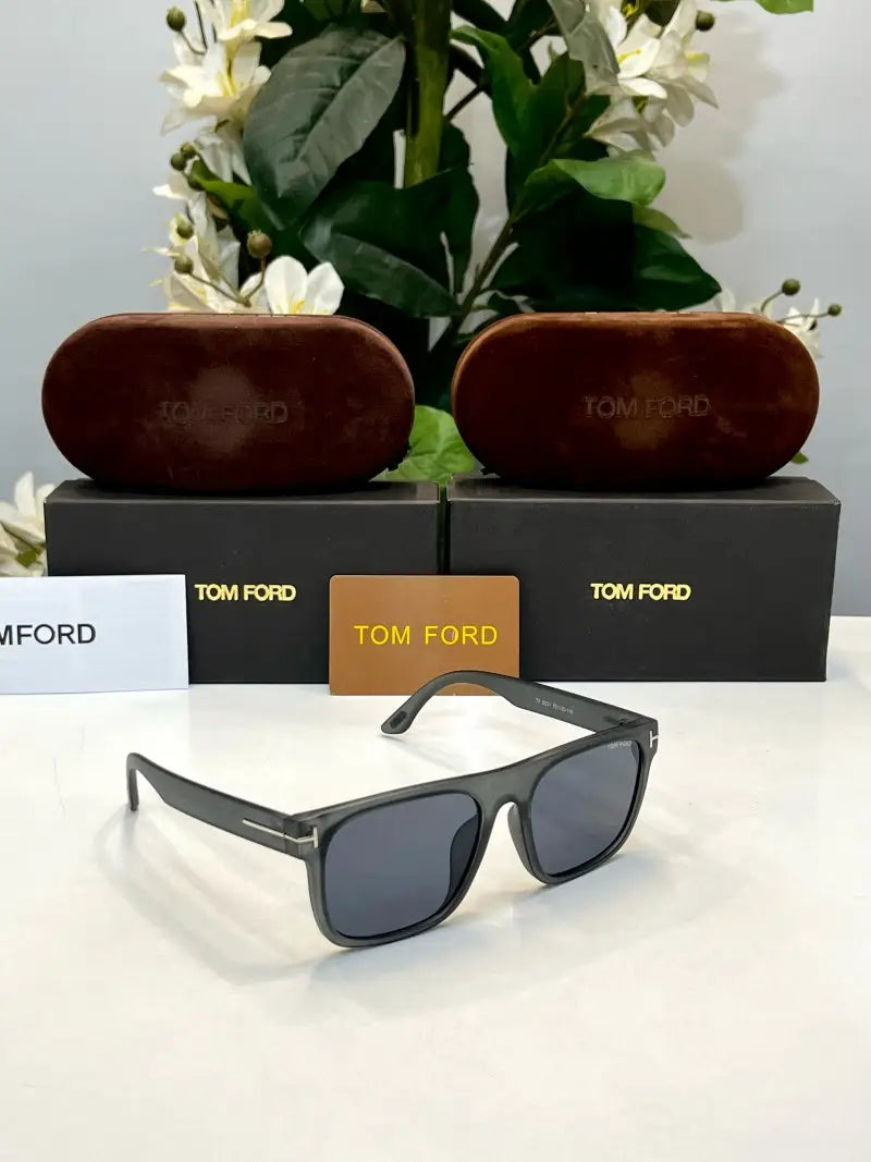 _Tom_ford_0231_grey