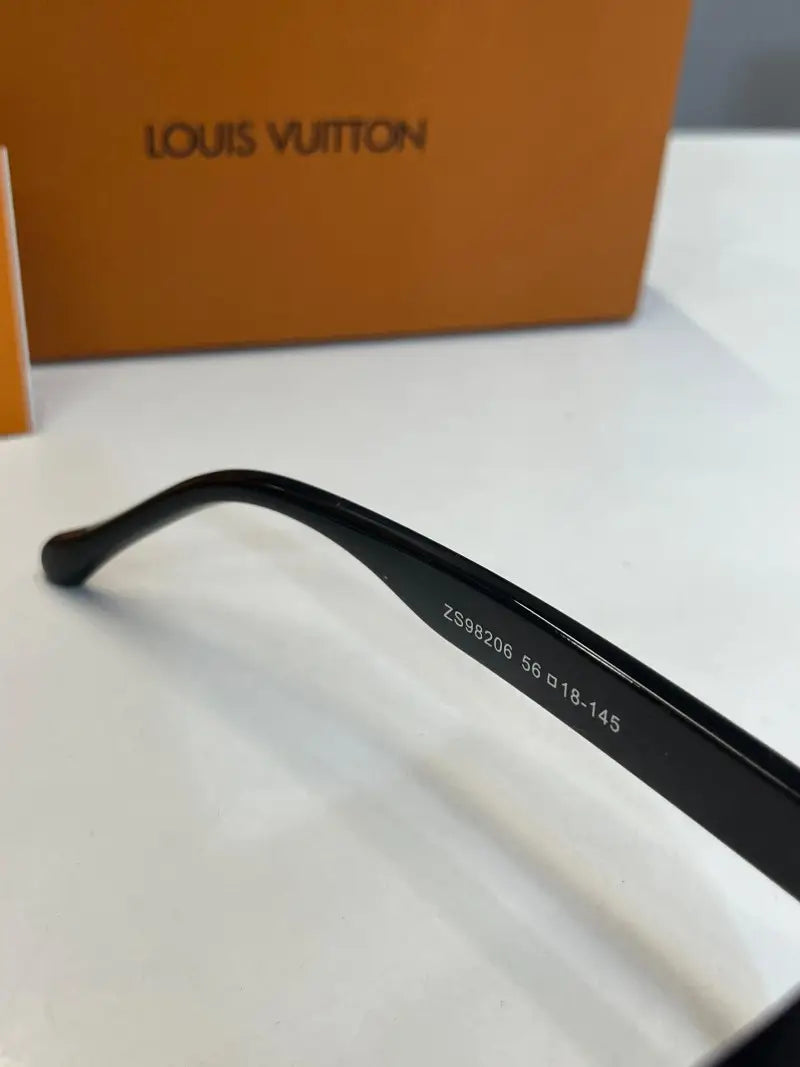 _Louis_vuitton_98206_full_blk