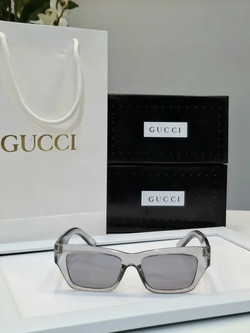 _Gucci_1296_transparent_grey