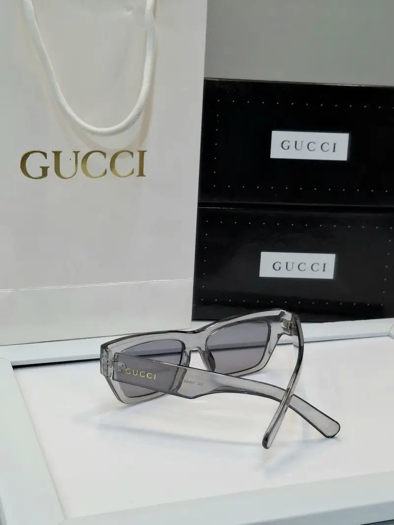 _Gucci_1296_transparent_grey