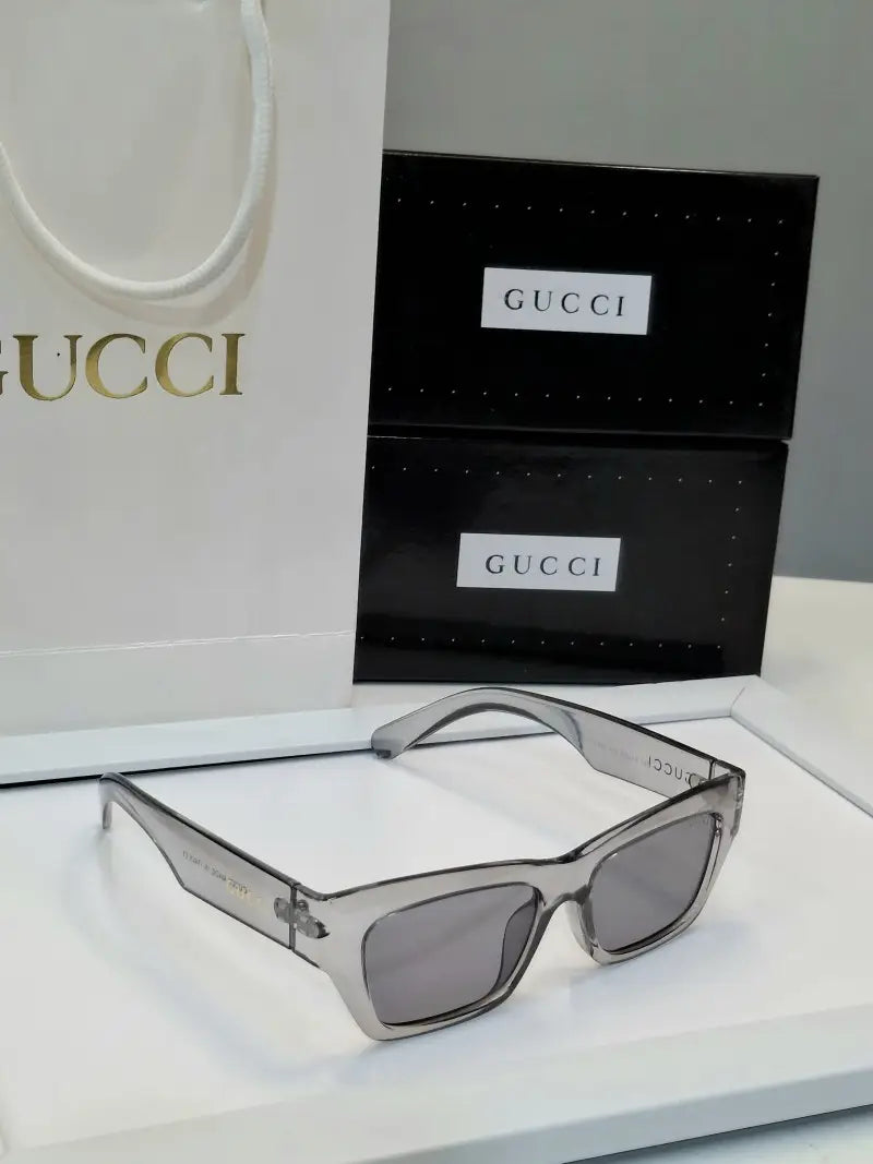 _Gucci_1296_transparent_grey