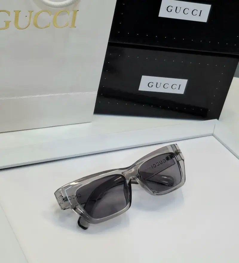 _Gucci_1296_transparent_grey
