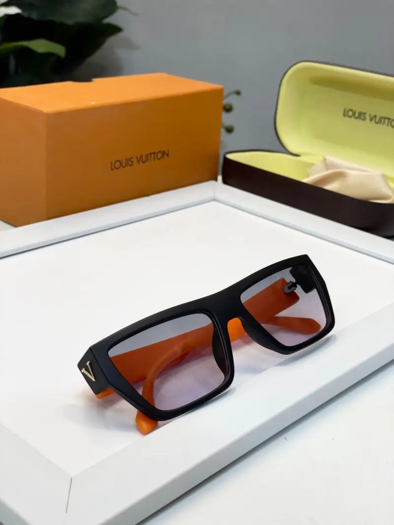_Louis_Vuitton_1342_orange_black