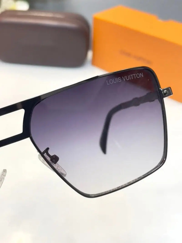 _Louis_vuitton_2A638_black_shaded