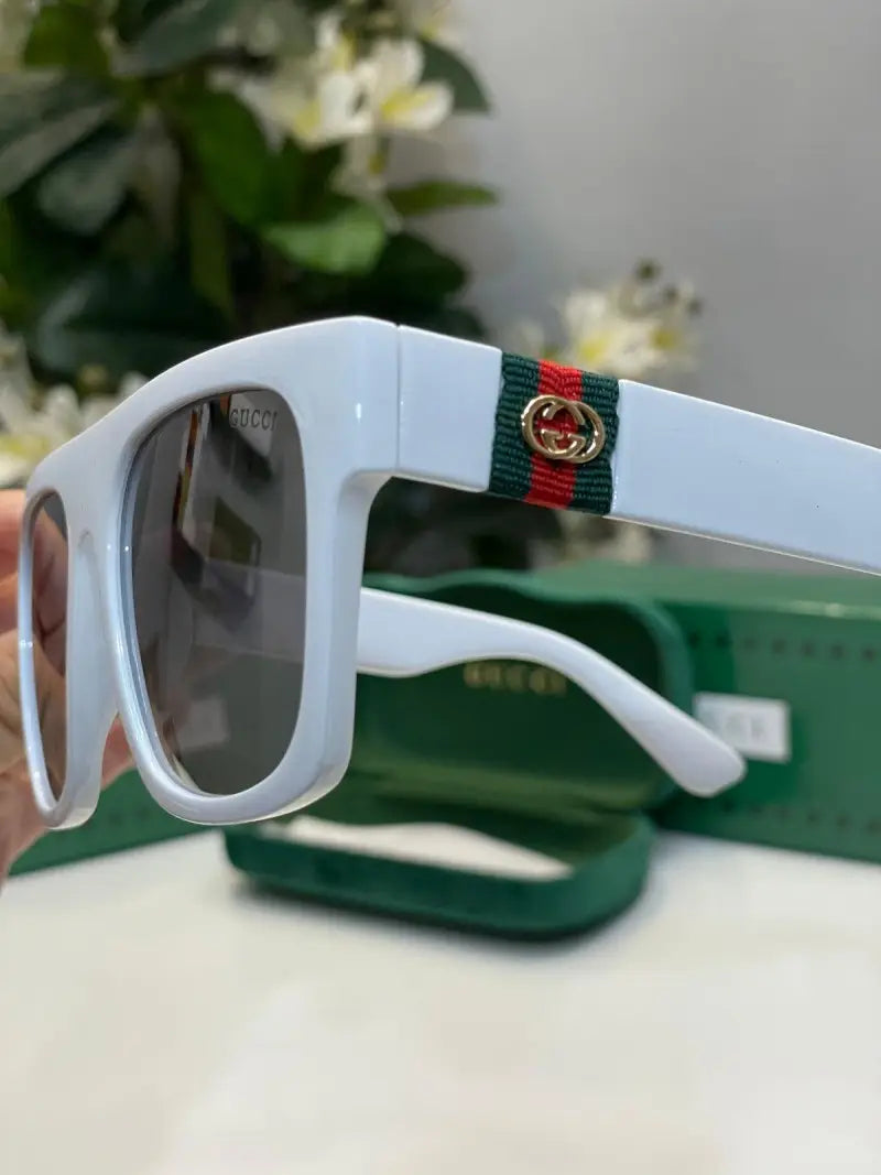 _Gucci_8735_white_silver