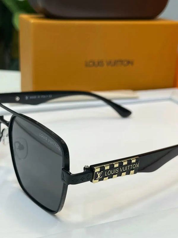 _Louis_Vuitton_5124_black