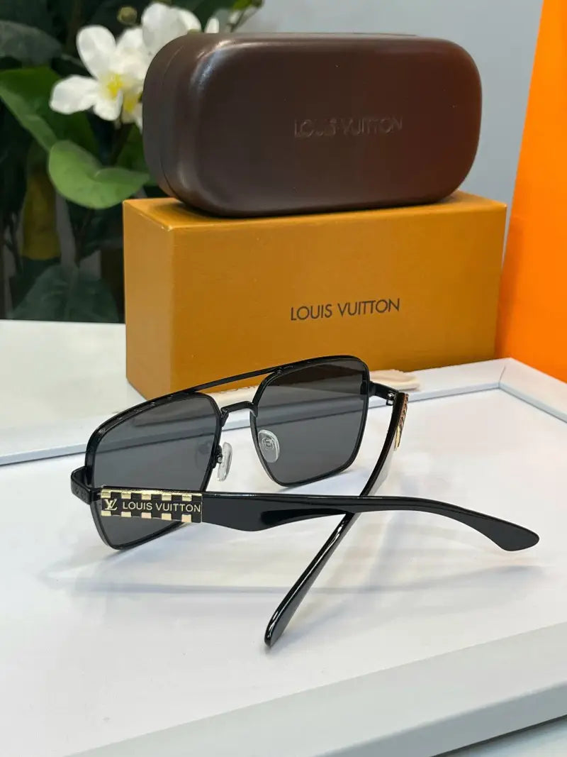 _Louis_Vuitton_5124_black