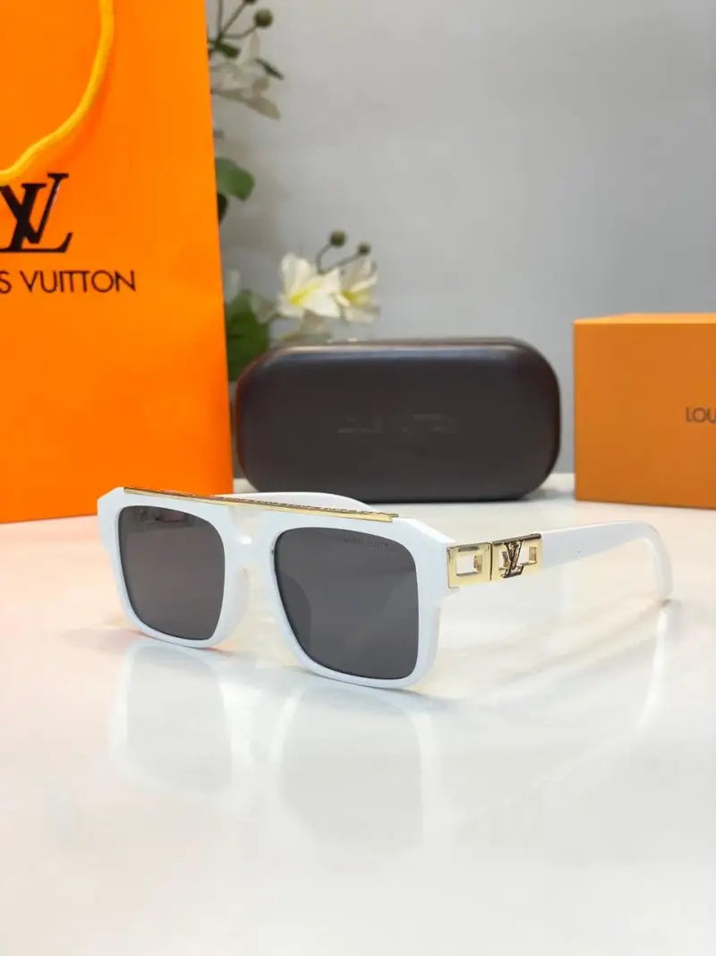_Louis_vuitton_506_white_gold