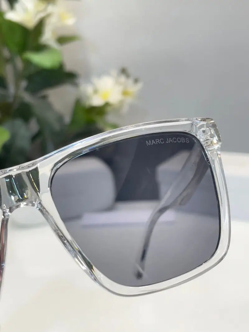 Marc jacobs transparent black 113