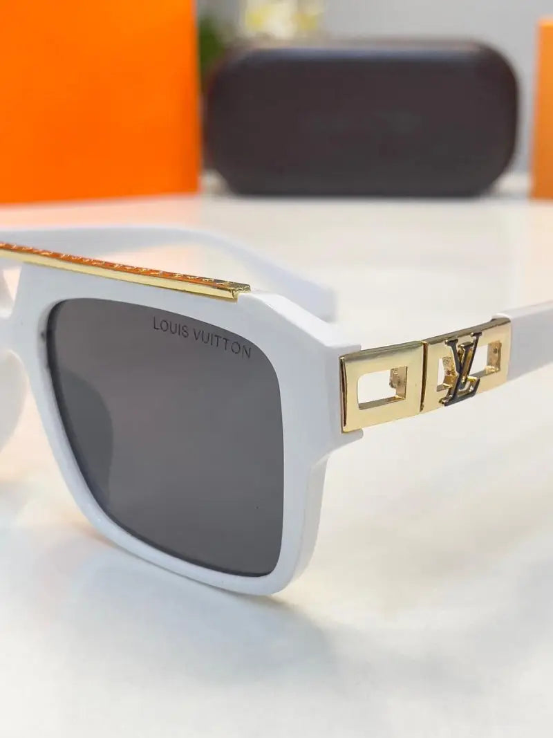 _Louis_vuitton_506_white_gold