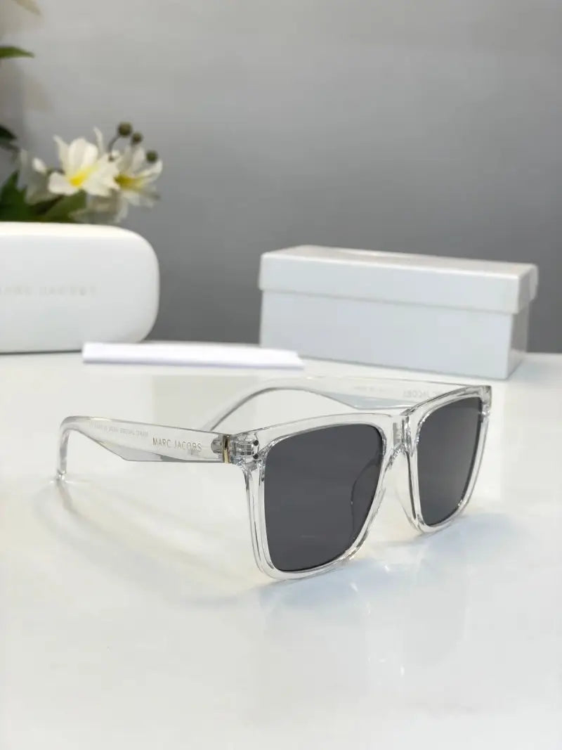 Marc jacobs transparent black 113