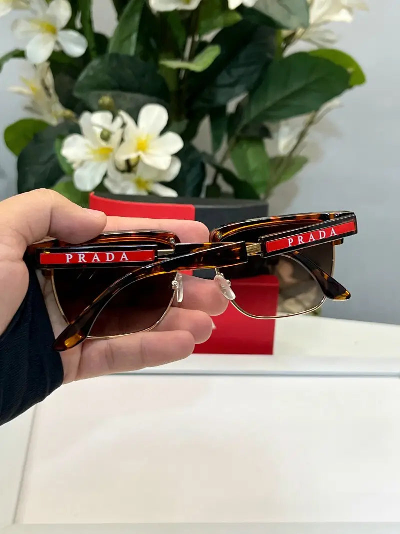 _Prada_5416