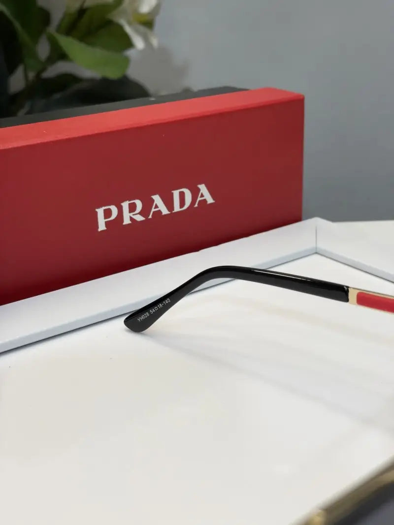 _Prada_yh028
