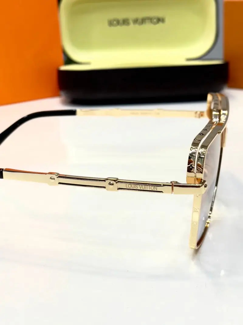 _Louis_vuitton_2A638_golden