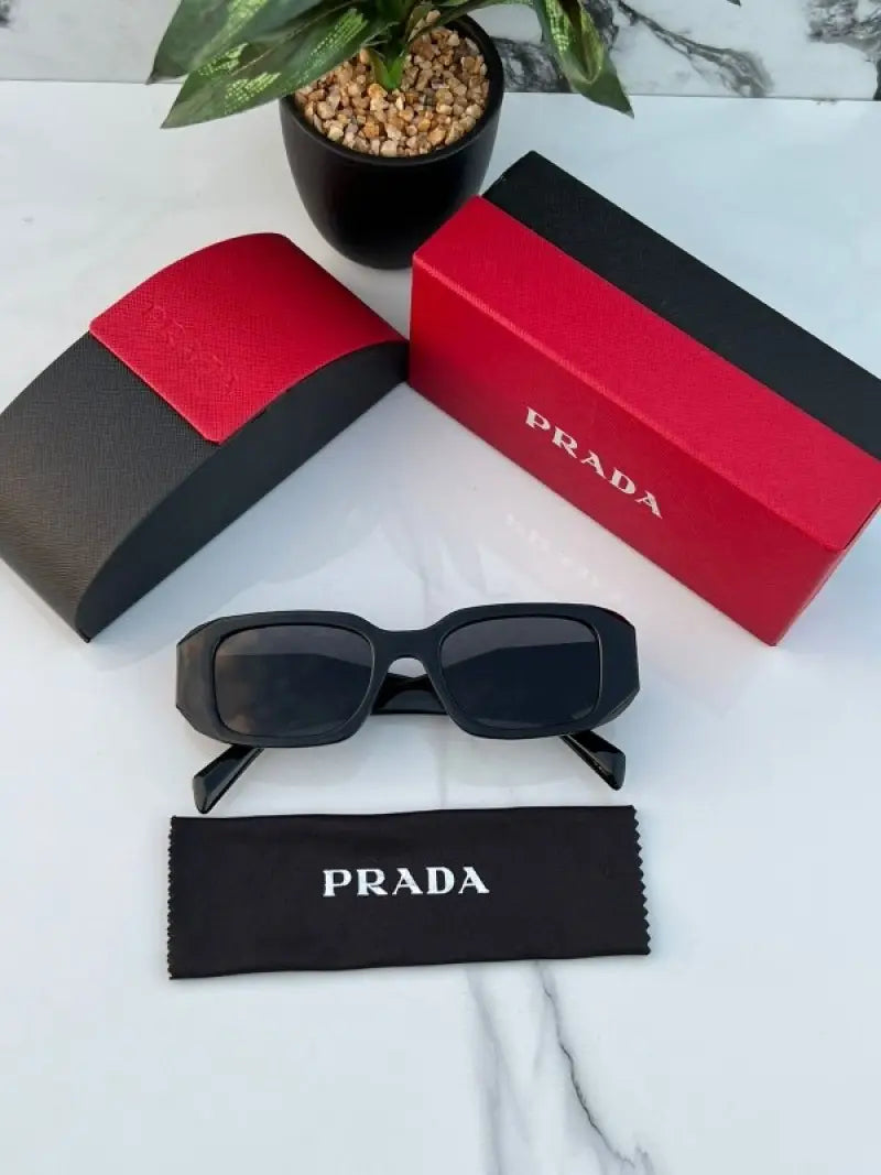 _Prada_8679_black