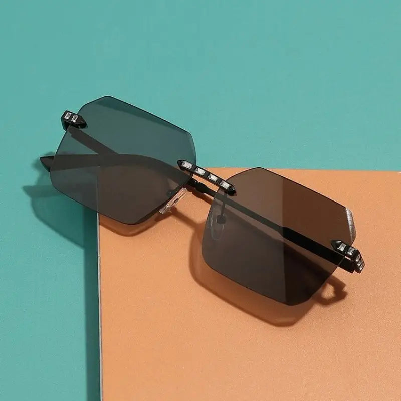 _Chanel_black_for_women