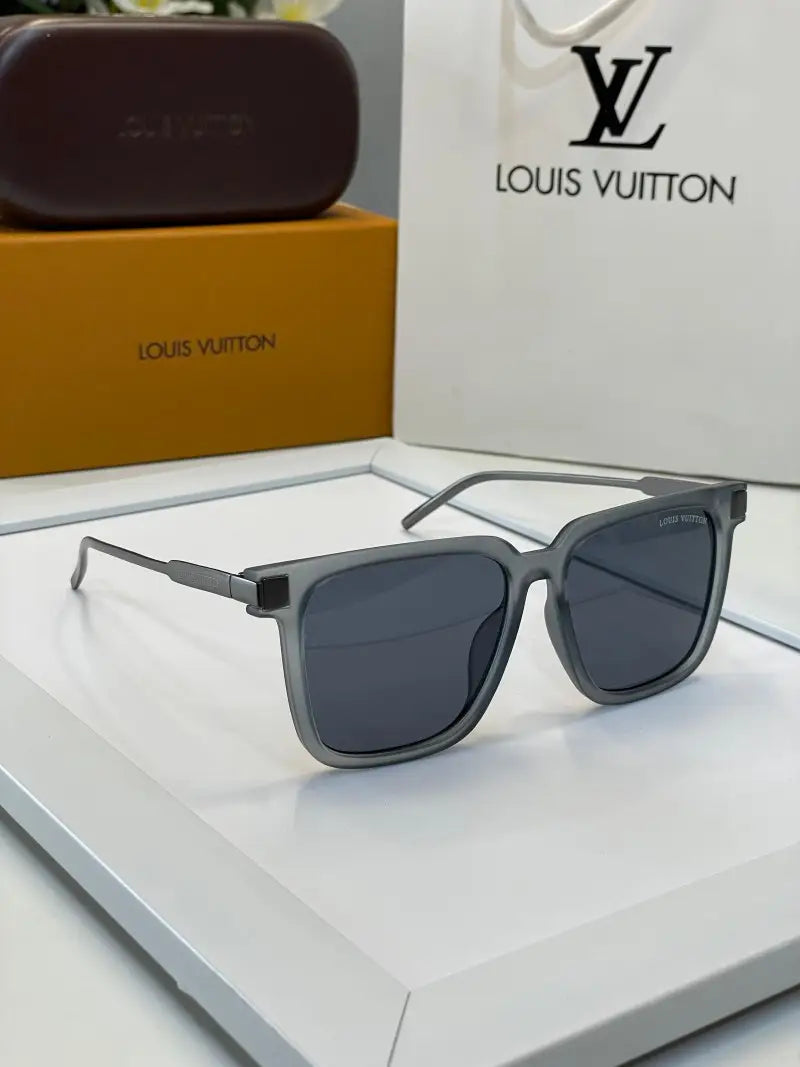 _Louis_vuitton_58779_grey