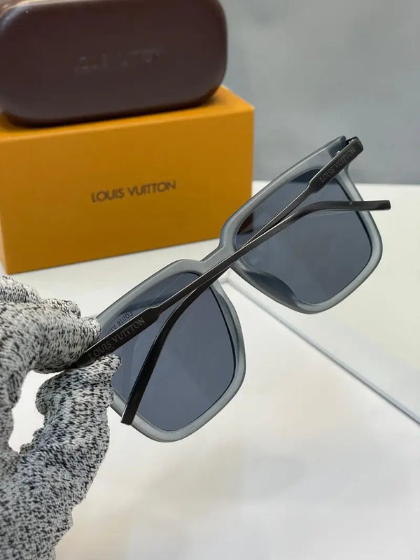 _Louis_vuitton_58779_grey