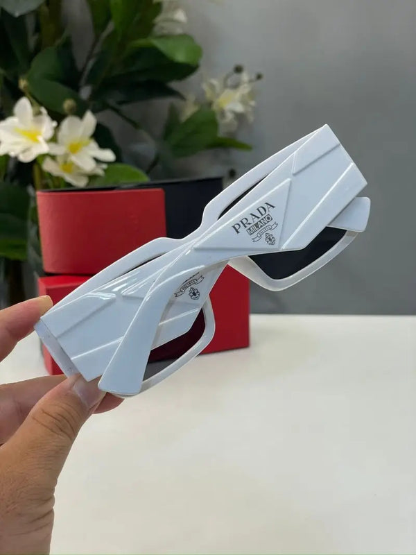 _Prada_milano_broad_white