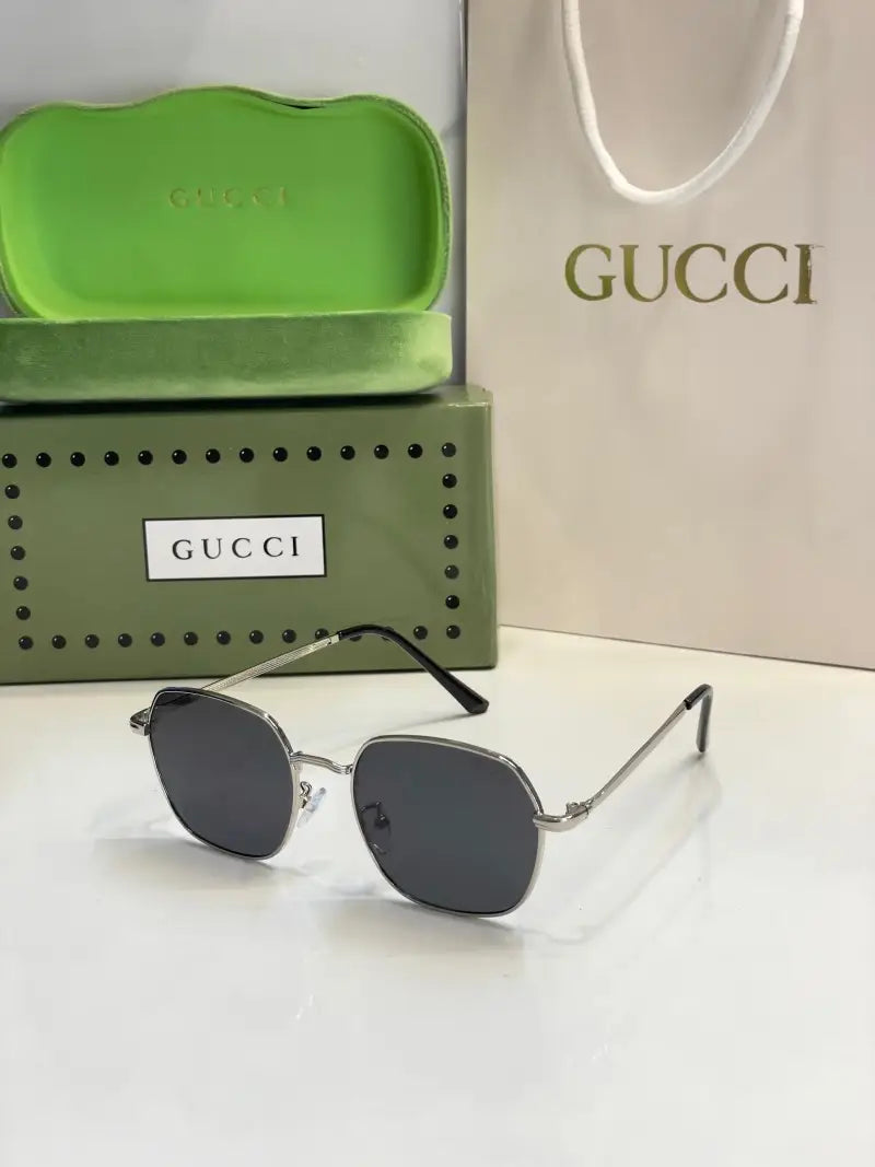 _Gucci_hexa_silver_black