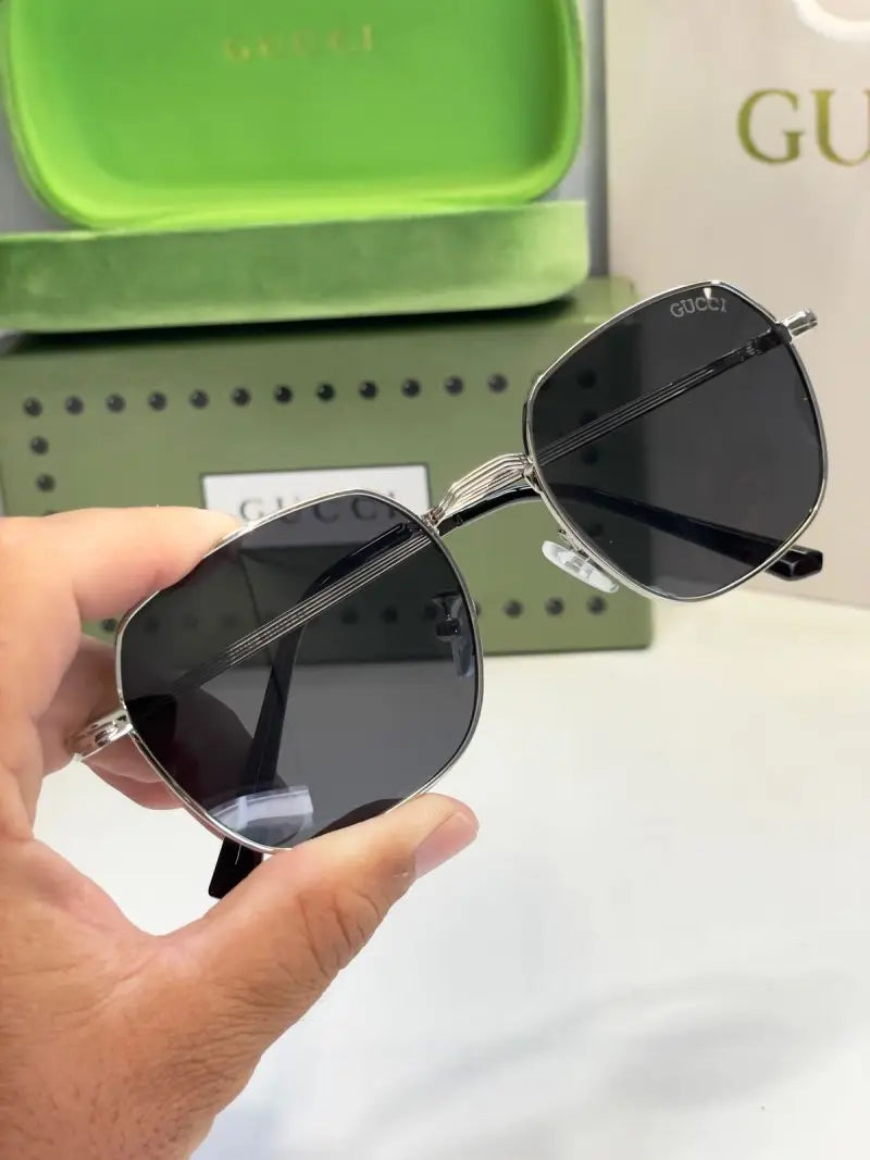 _Gucci_hexa_silver_black