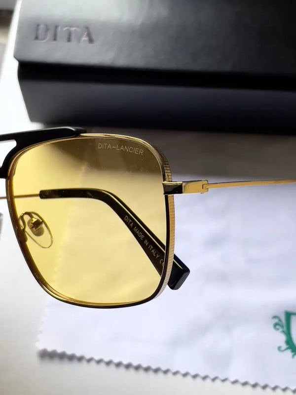 Dita yellow
