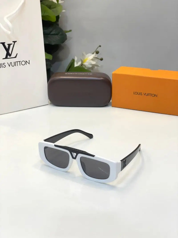 louis. Vuitton white 8835