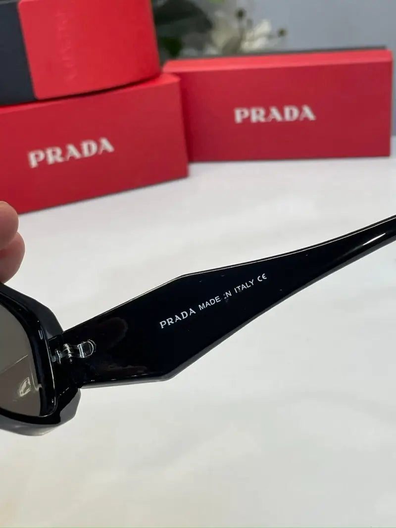 _Prada_8679_silver_black