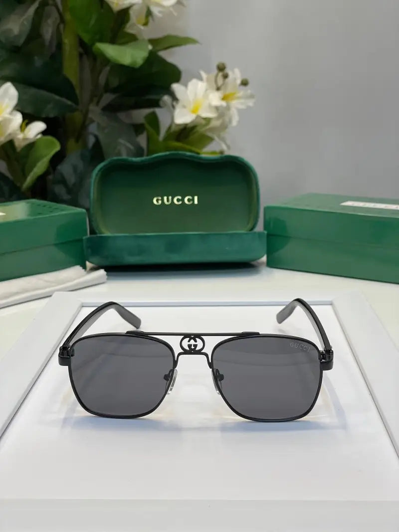 _Gucci_5117_black_gold
