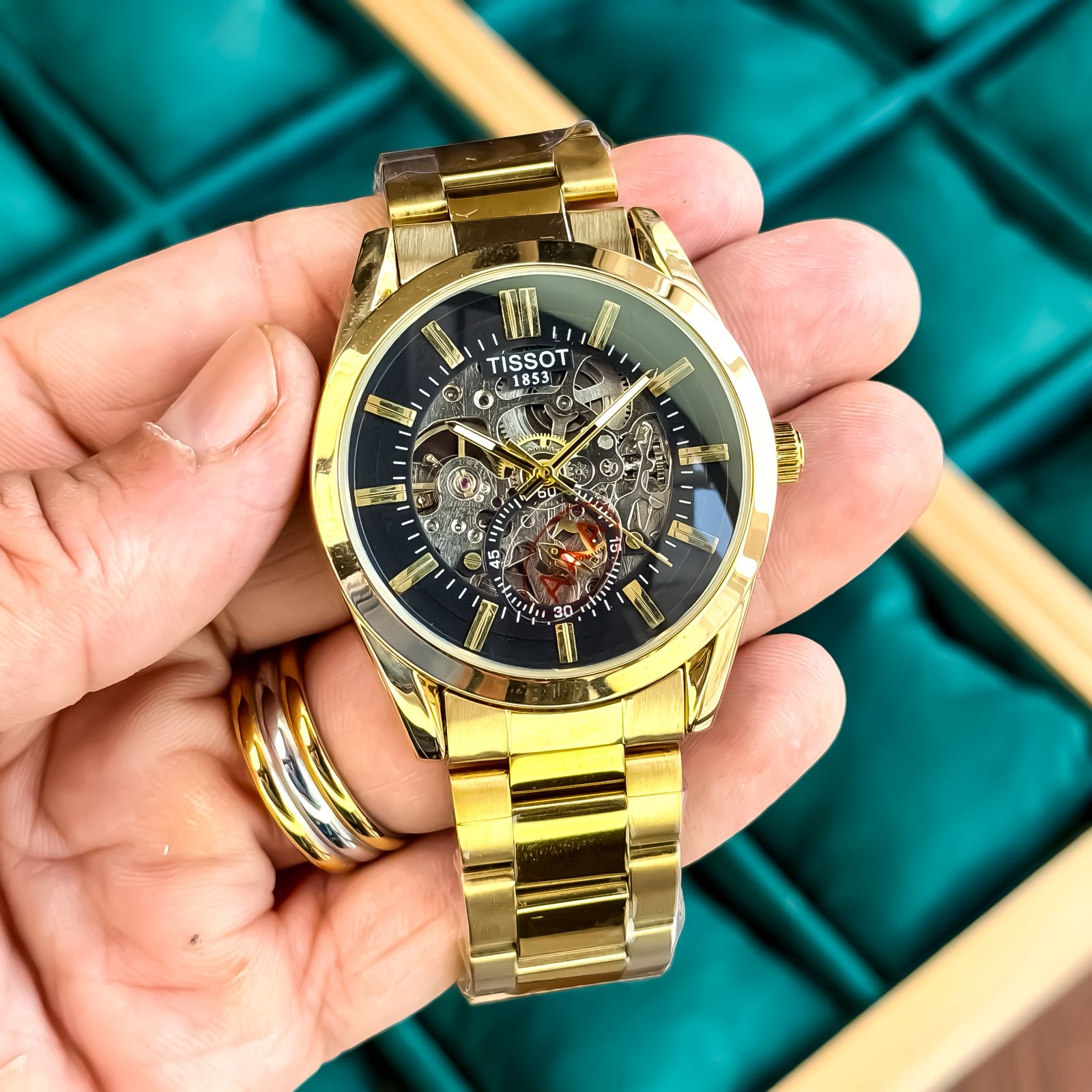 TISSOT_AUTO_GOLD-BLACK